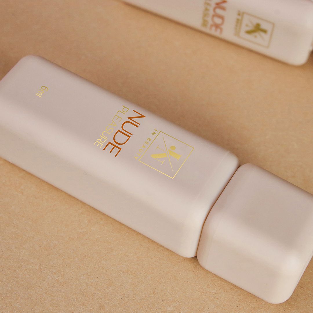 Nude Pleasure lip gloss - 6 ml