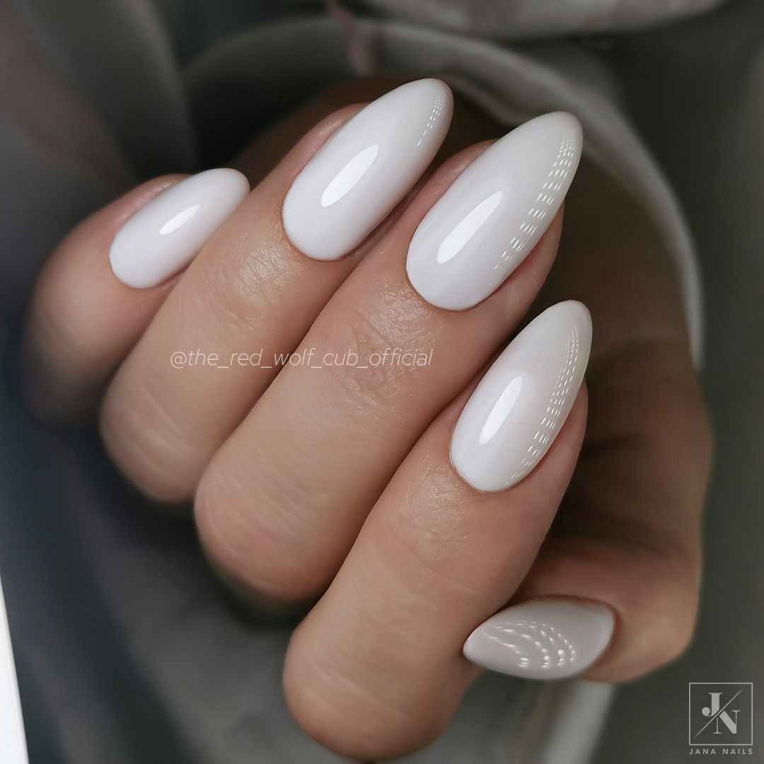 Milky top coat - 10 ml