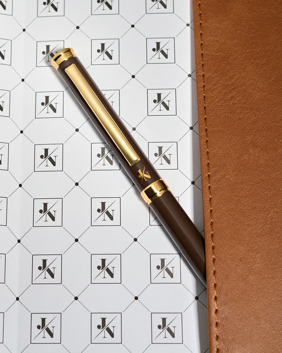 Agenda JN 2027 ÉDITION LIMITÉE – Inclus un stylo et un porte-clés offerts